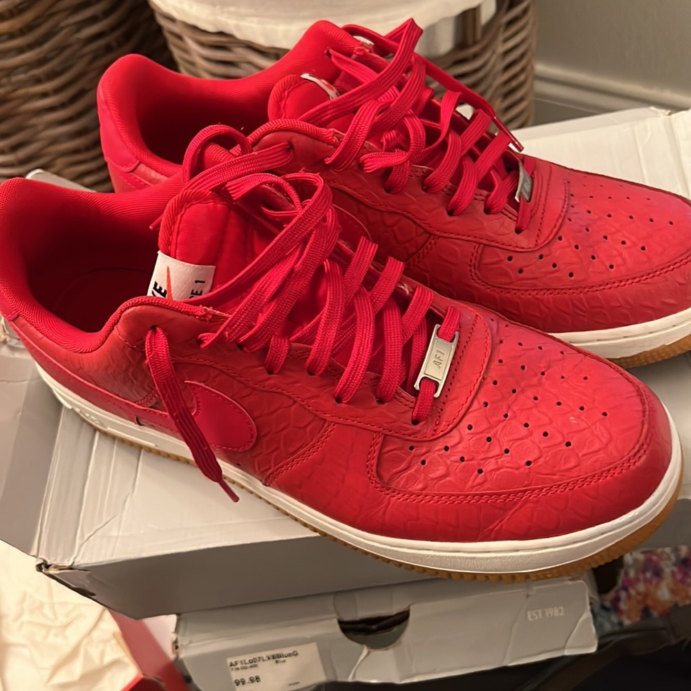 Nike Air Force 1 07’ LV8 Sneakers - Picture 3 of 9